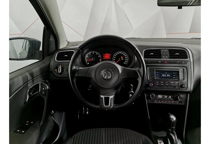 Volkswagen Polo 1.6 MPI AT (110 л.с.) Highline Синий в АВИЛОН. Слайд №20