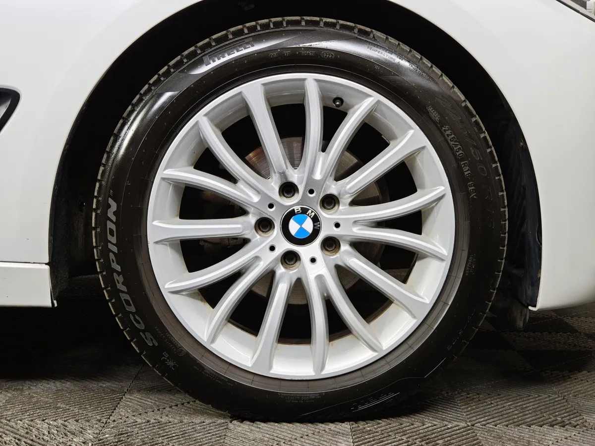 BMW 3 серия 320i xDrive AT (184 л.с.) Белый в АВИЛОН. Слайд №7