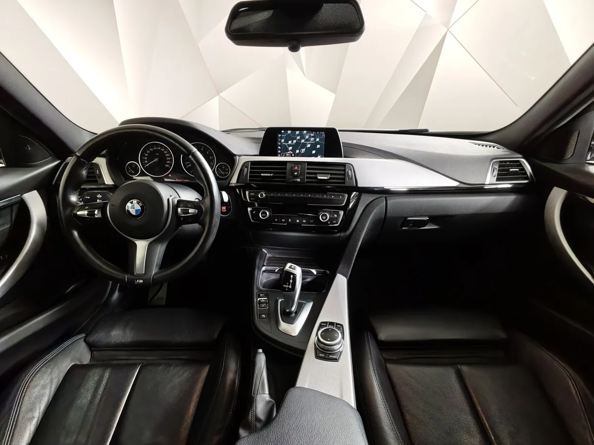 BMW 3 серия 320i xDrive AT (184 л.с.)  M Sports Edition Серебристый в АВИЛОН. Слайд №11