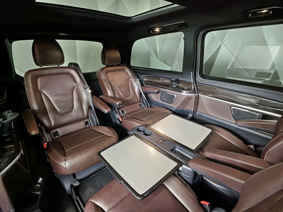 Mercedes-Benz V-Класс V 250 d AT L2 4x4 (190 л.с.) Exclusive Черный в АВИЛОН. Слайд №17