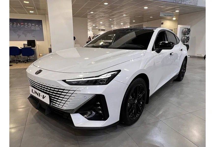 АВИЛОН - Changan UNI-V 1.5 AMT (181 л.с.) Tech Белый - slide 0