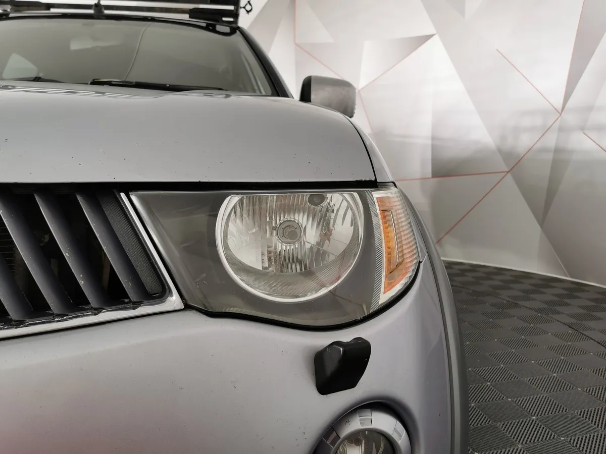Mitsubishi L200 2.4 DID AT AWD (154 л.с.) DC Intense Серебристый в АВИЛОН. Слайд №10