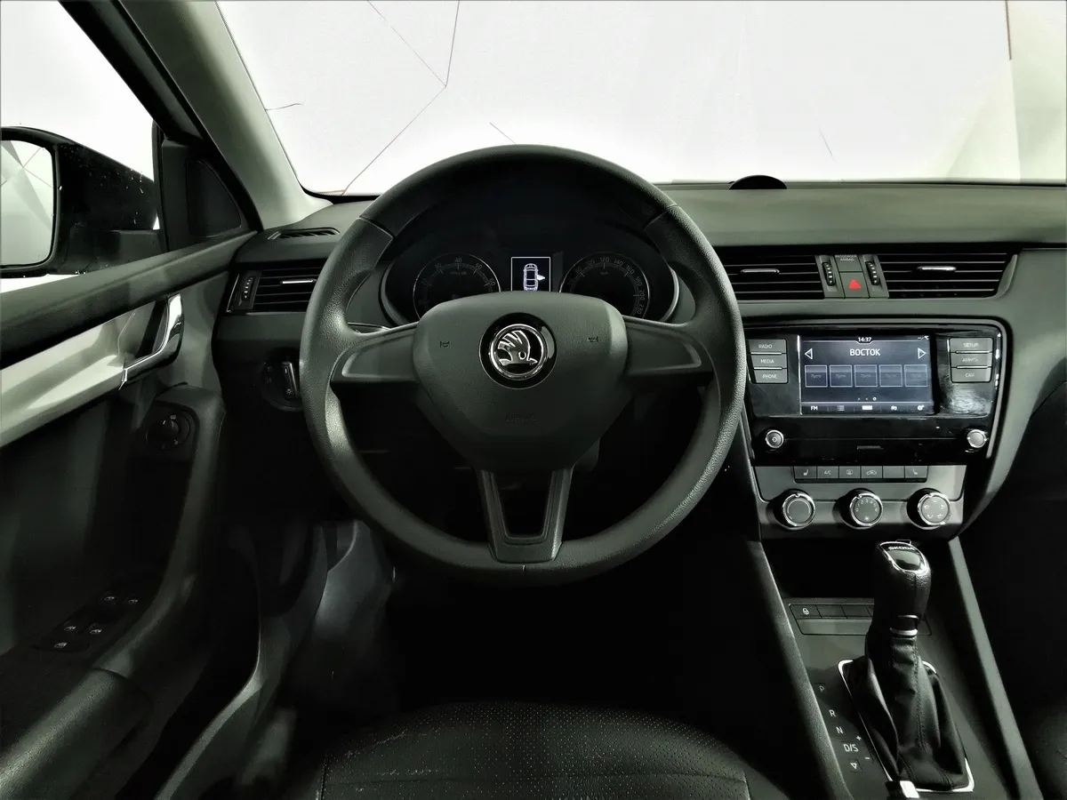 Skoda Octavia 1.6 MPI AT (110 л.с.) Белый в АВИЛОН. Слайд №19