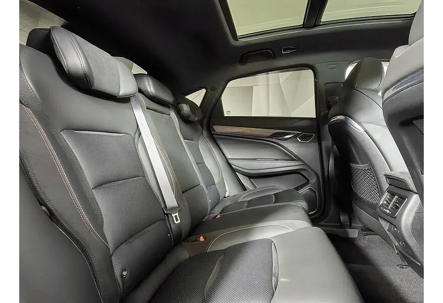 Geely Tugella 2.0 AT AWD (238 л.с.) Flagship Sport Белый в АВИЛОН. Слайд №15