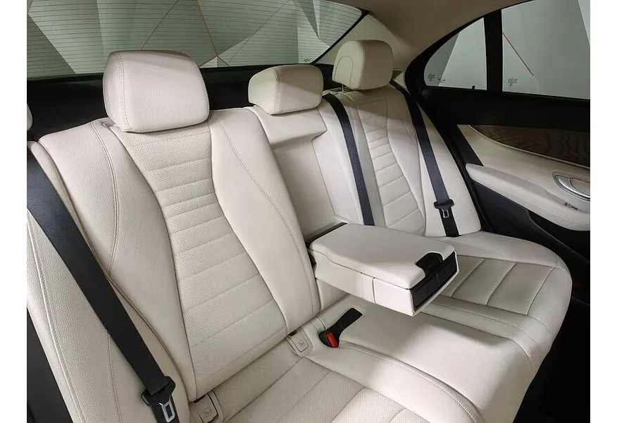 Mercedes-Benz E-Класс E 200 4MATIC 9G-TRONIC (184 л.с.) Exclusive Черный в АВИЛОН. Слайд №16