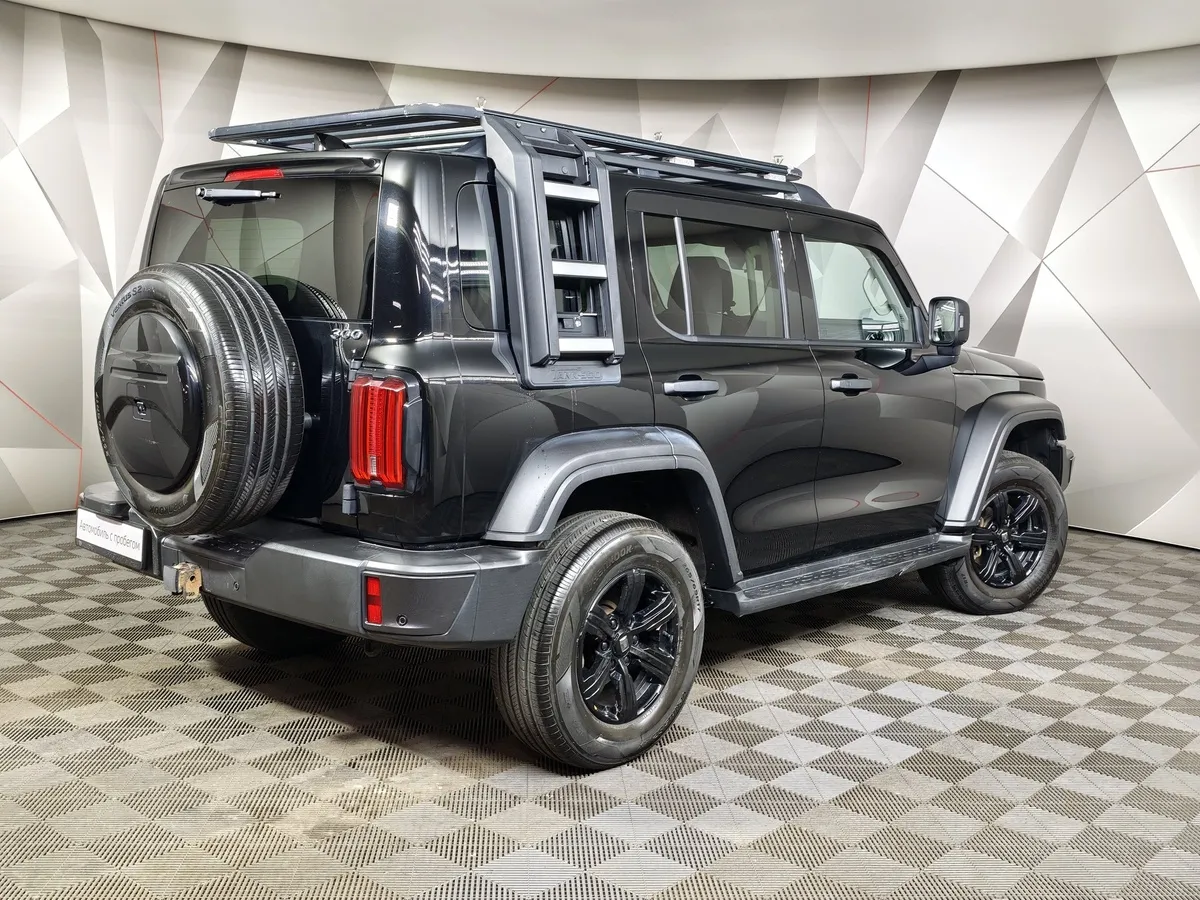 TANK 300 2.0T AT 4WD (220 л.с.) Premium Черный в АВИЛОН. Слайд №2