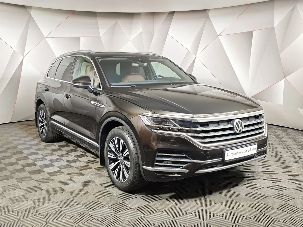 Volkswagen Touareg 2.0 TSI Tiptronic 4Motion (249 л.с.) Exclusive Коричневый в АВИЛОН. Слайд №3