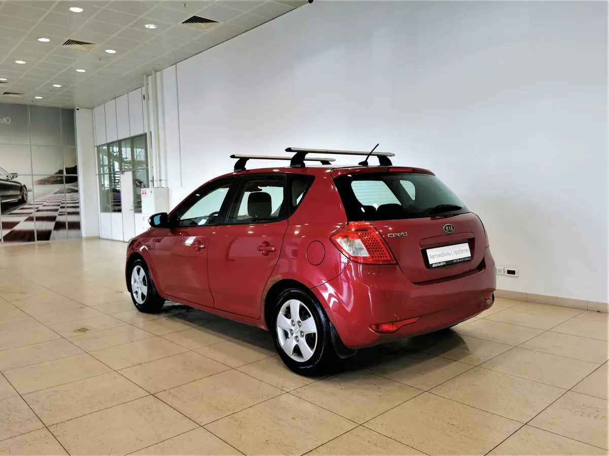 Kia Ceed 1.6 MT (129 л.с.) Comfort Красный в АВИЛОН. Слайд №3