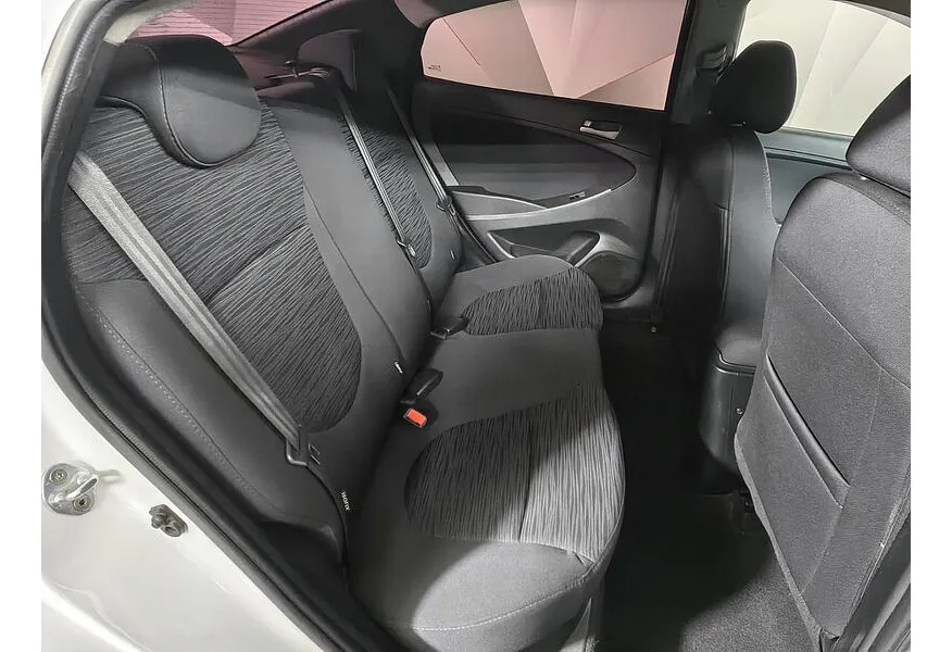 Hyundai Solaris 1.6 AT (123 л.с.) Comfort Белый в АВИЛОН. Слайд №16