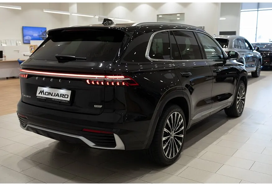 Geely Monjaro 2.0T 8AT 4WD (238 л.с.) Flagship Черный в АВИЛОН. Слайд №8