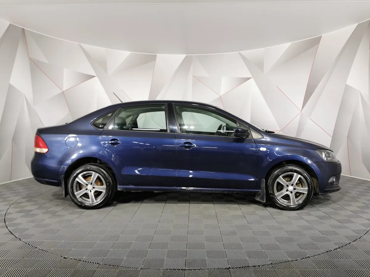 Volkswagen Polo 1.6 MPI AT (110 л.с.) Highline Синий в АВИЛОН. Слайд №6