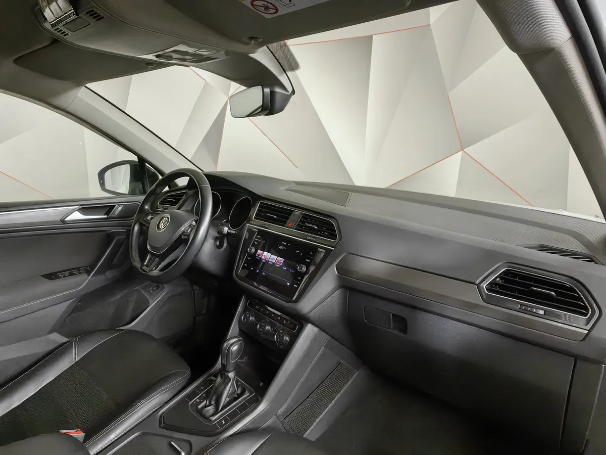 Volkswagen Tiguan 1.4 TSI BlueMotion DSG (150 л.с.) Белый в АВИЛОН. Слайд №13