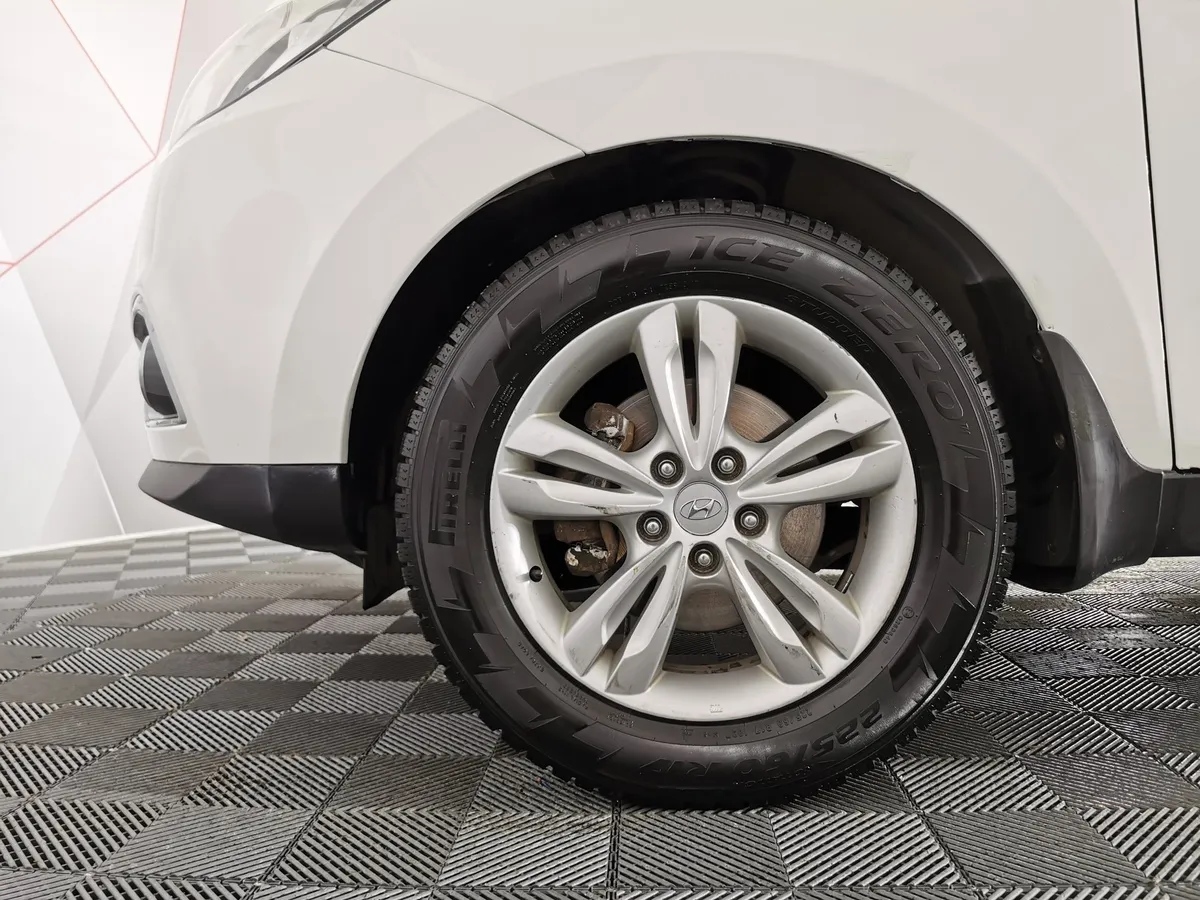 Hyundai ix35 2.0 AT 4WD (150 л.с.) Comfort + Navi Белый в АВИЛОН. Слайд №9