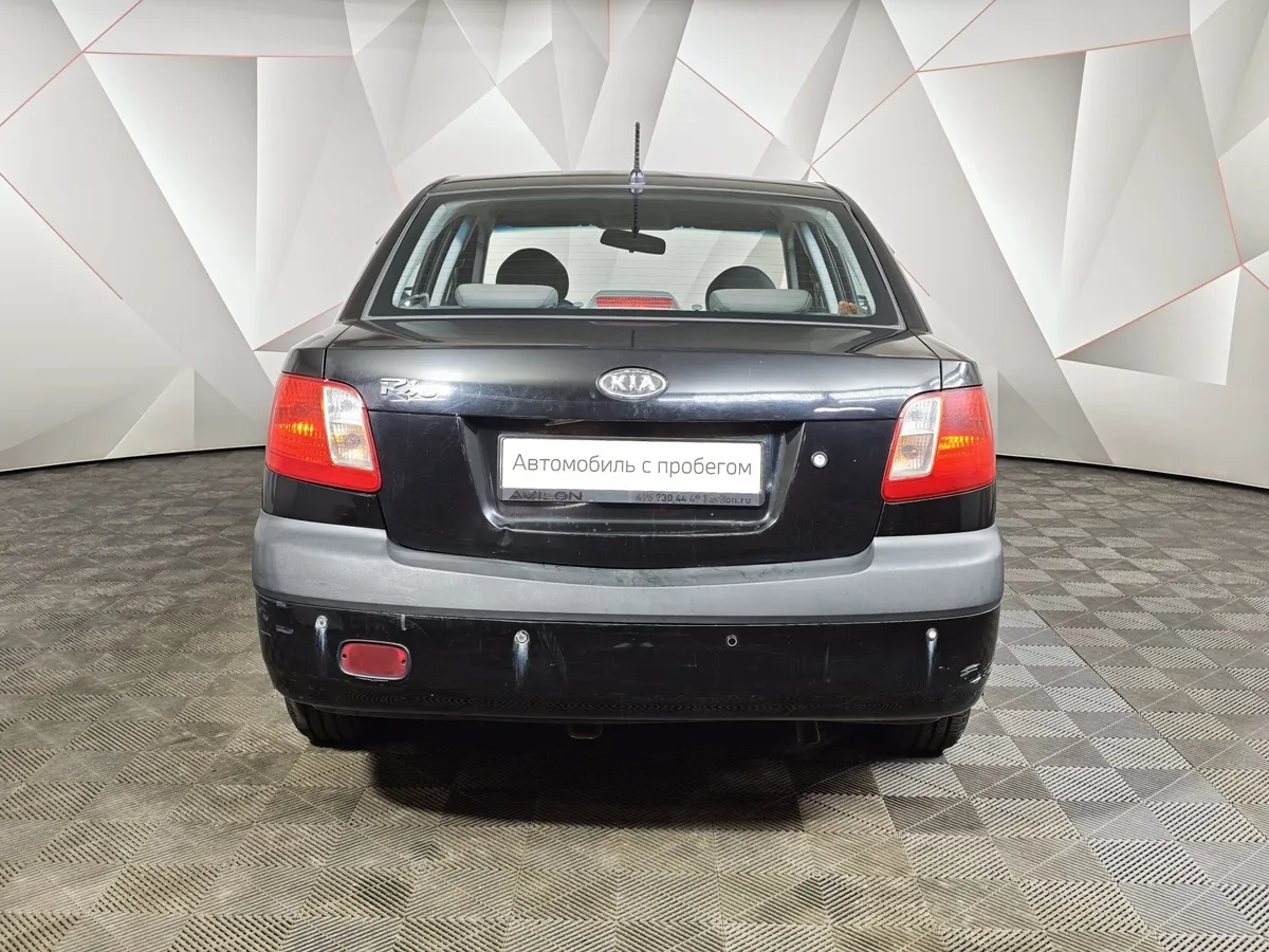 Kia Rio 1.4 AT (97 л.с.) Черный в АВИЛОН. Слайд №8