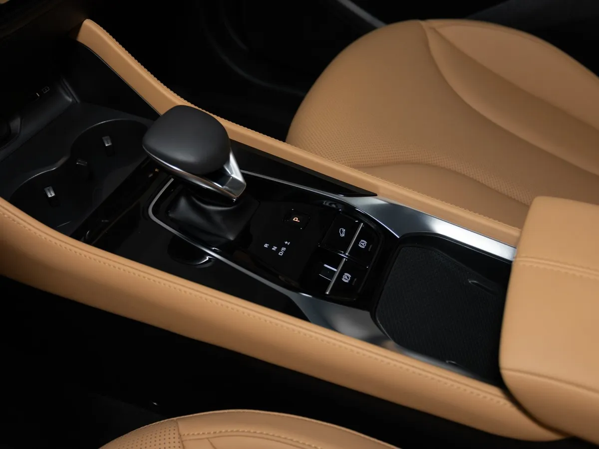 Москвич М70 1.5 DCT FWD (150 л.с.) Драйв Черный в АВИЛОН. Слайд №15