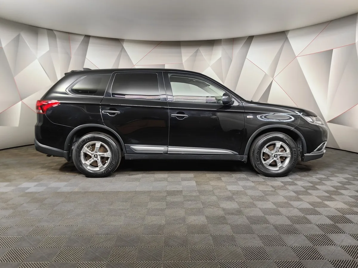 Mitsubishi Outlander 2.0 CVT (146 л.с.) Invite Черный в АВИЛОН. Слайд №6