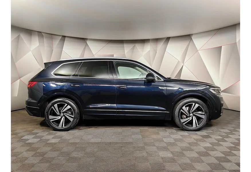 АВИЛОН - Volkswagen Touareg 3.0 V6 TDI Tiptronic 4Motion (249 л.с.) R-Line Черный - slide 3