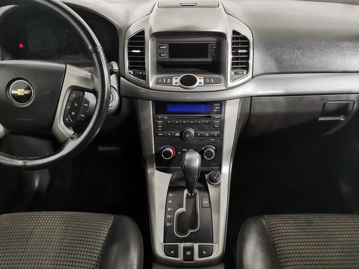 Chevrolet Captiva 2.4 AT (5 мест) (167 л.с.) LT Серебристый в АВИЛОН. Слайд №14