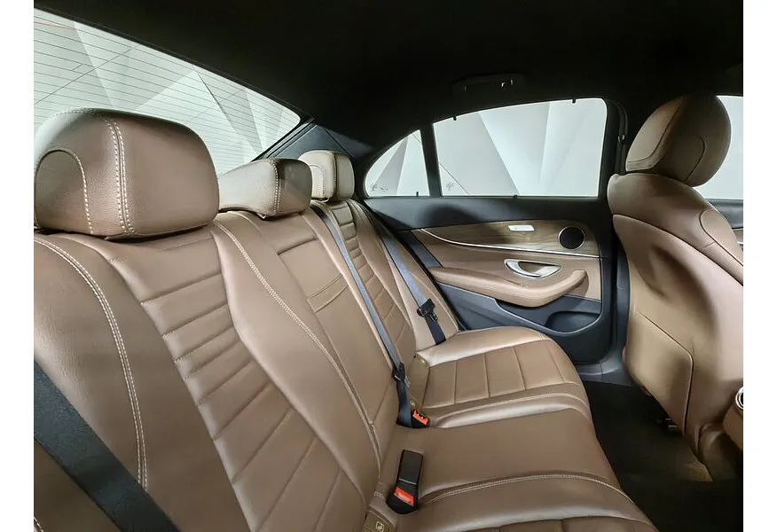 Mercedes-Benz E-Класс E 400 d 4MATIC 9G-TRONIC (333 л.с.) Luxury Зеленый в АВИЛОН. Слайд №16