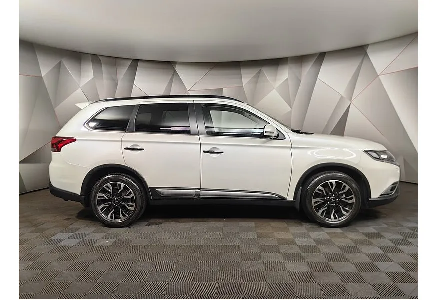 LIVE. Слайд №4