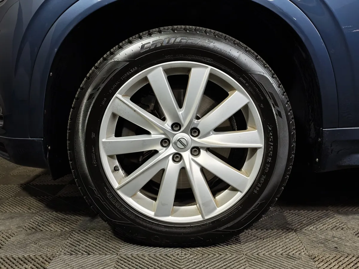 Volvo XC90 2.0 AT AWD D5 (5 мест) (225 л.с.) Inscription Серый в АВИЛОН. Слайд №9
