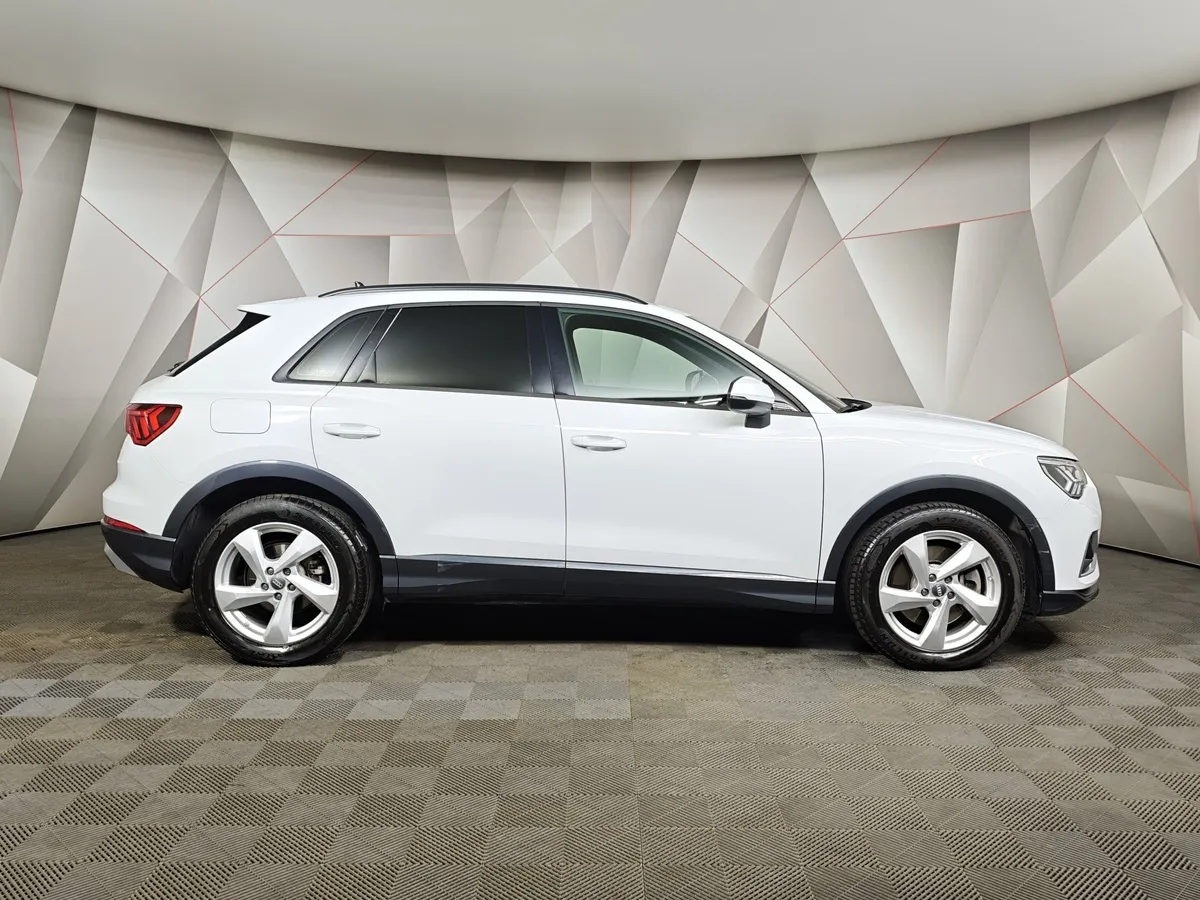 Audi Q3 2.0 TFSI S tronic quattro (180 л.с.) Design Белый в АВИЛОН. Слайд №6