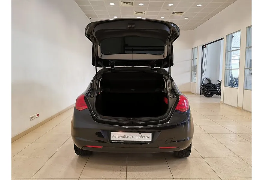 Opel Astra 1.6 MT (115 л.с.) Черный в АВИЛОН. Слайд №12