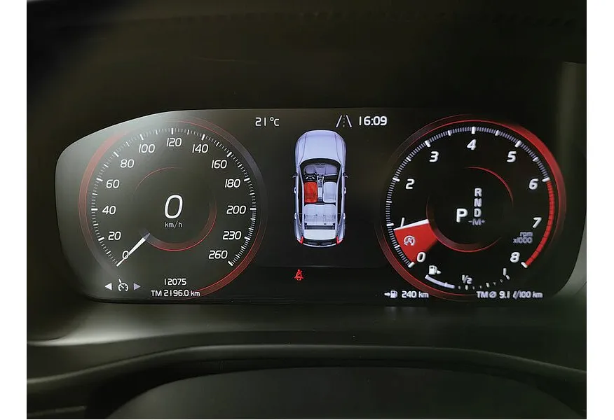 АВИЛОН - Volvo XC40 2.0 T4 Drive-E AT AWD (190 л.с.) Inscription Белый - slide 16