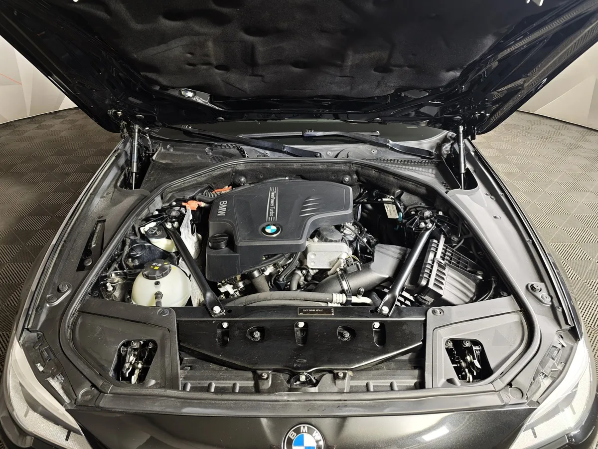 BMW 5 серия 528i xDrive Steptronic (245 л.с.) Черный в АВИЛОН. Слайд №10