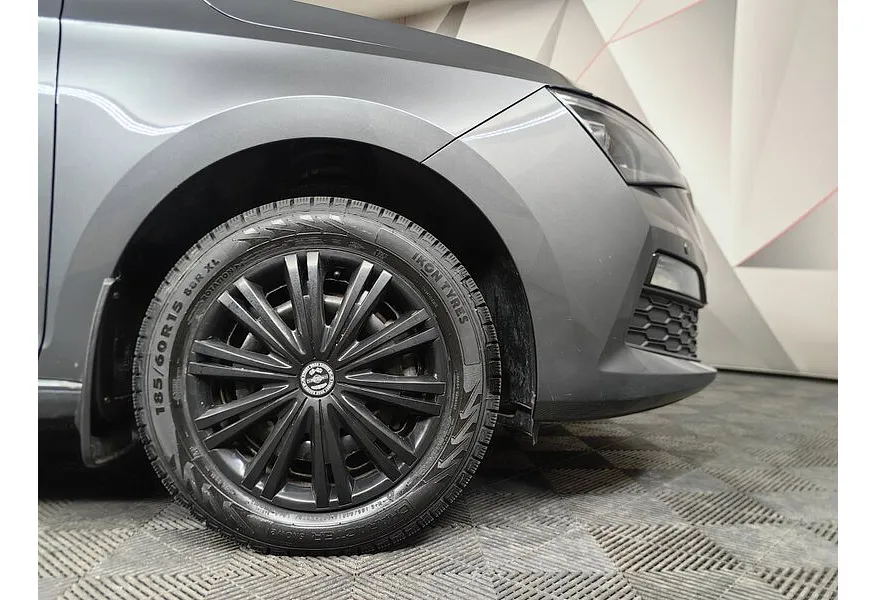 Skoda Rapid 1.6 AT (110 л.с.) Серебристый в АВИЛОН. Слайд №9