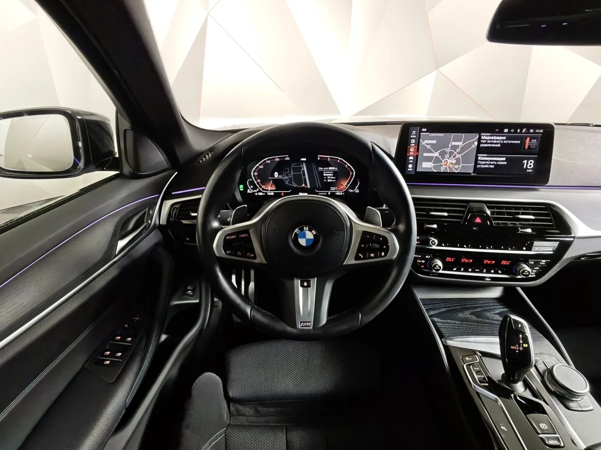 BMW 5 серия 520d xDrive Steptronic (190 л.с.) Base (Локальная сборка) Черный в АВИЛОН. Слайд №15