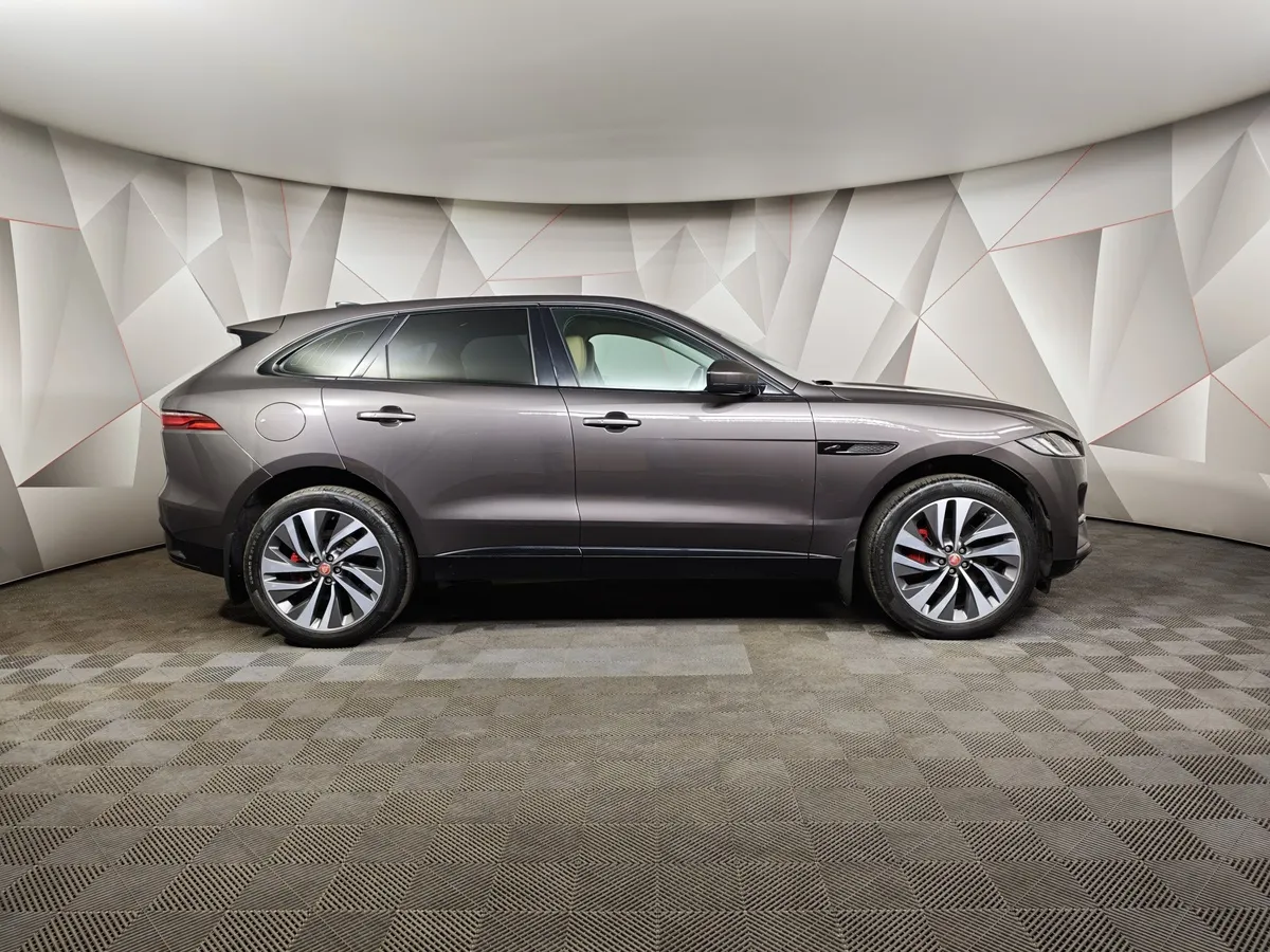 Jaguar F-Pace 2.0P AT AWD (249 л.с.) SE Серый в АВИЛОН. Слайд №6
