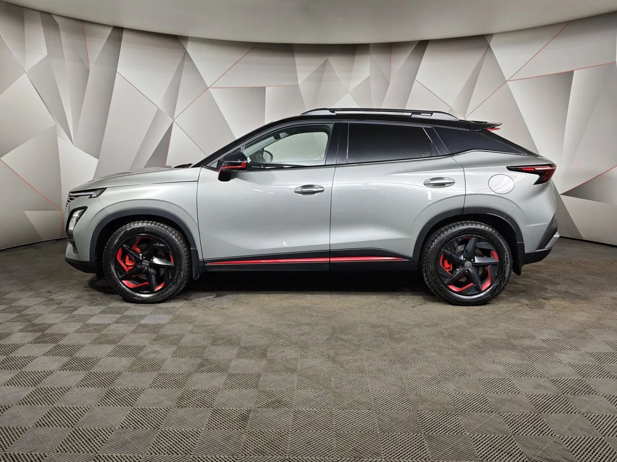 Omoda C5 1.6T DCT 4WD (150 л.с.) Supreme (двухцветный, красные элементы экстерьера) Серый в АВИЛОН. Слайд №5