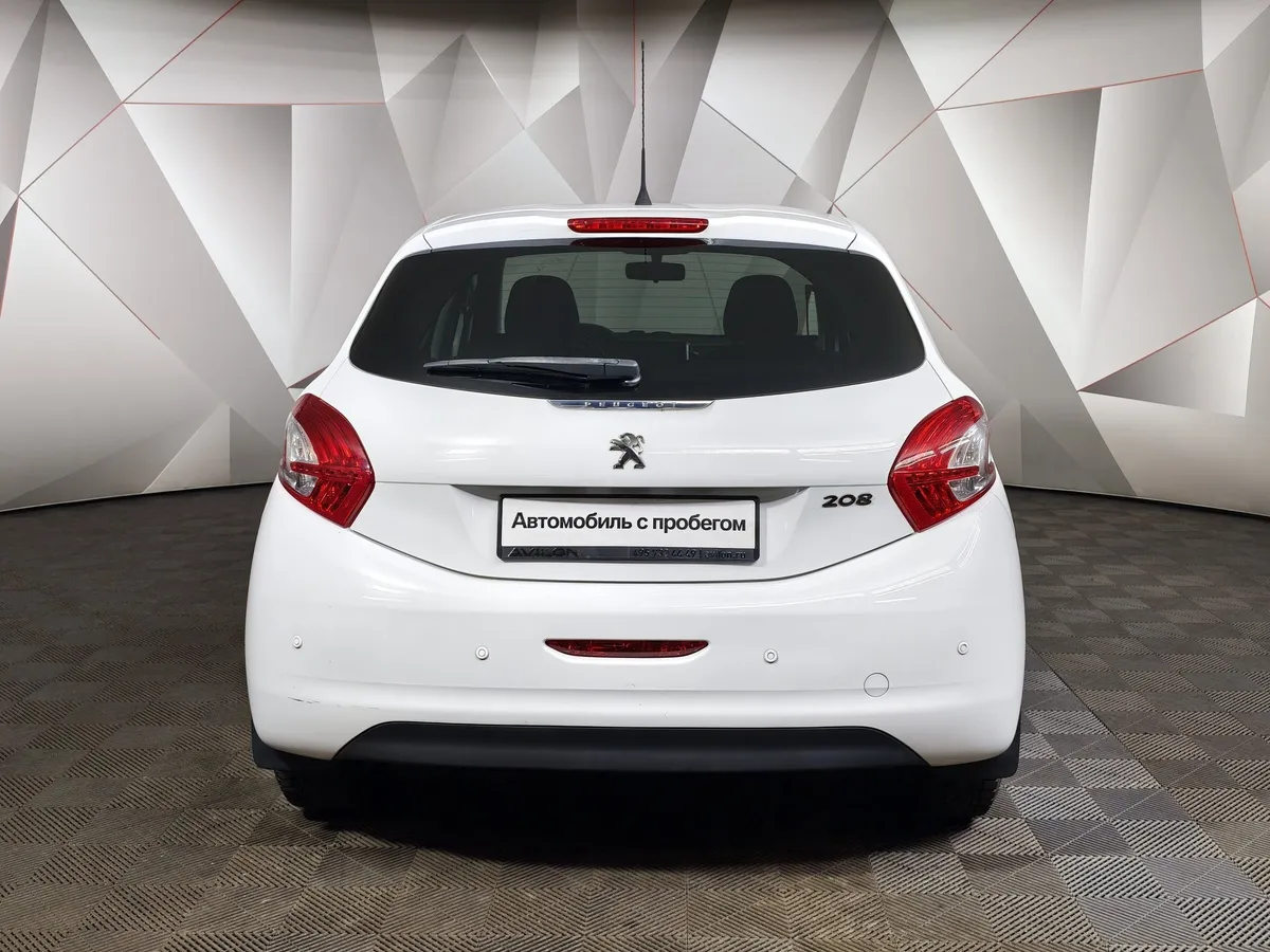 Peugeot 208 1.2 VTi ETG (82 л.с.) Белый в АВИЛОН. Слайд №8