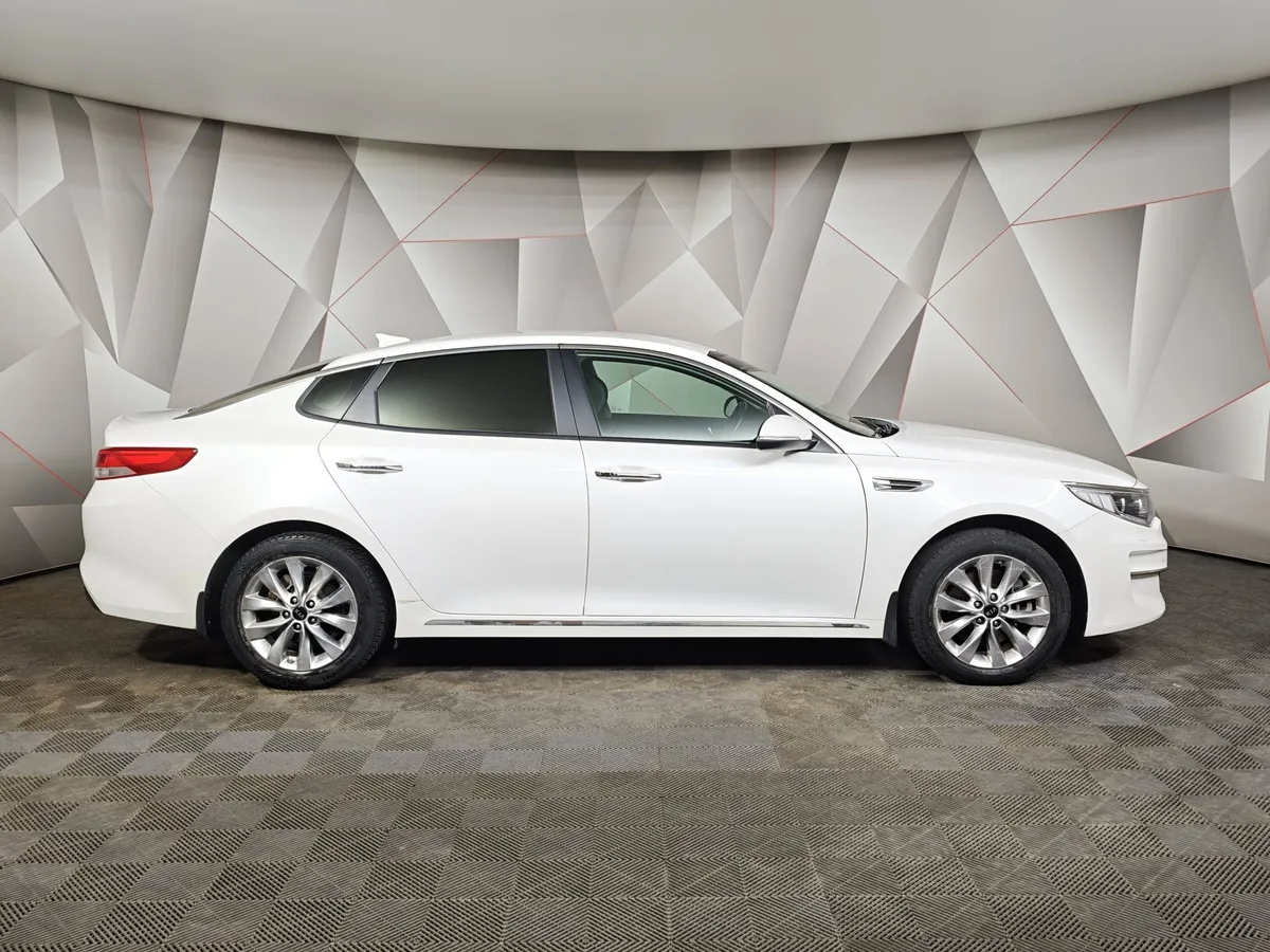 Kia Optima 2.0 AT (150 л.с.) Белый в АВИЛОН. Слайд №6