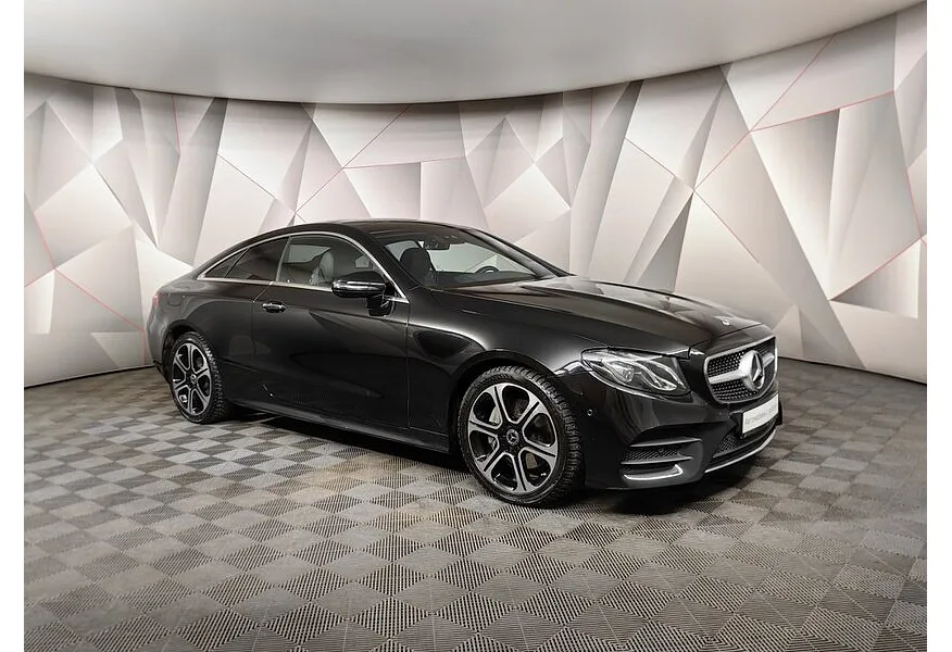 Mercedes-Benz E-Класс E 200 4MATIC G-TRONIC (184 л.с.) Sport Черный в АВИЛОН. Слайд №3