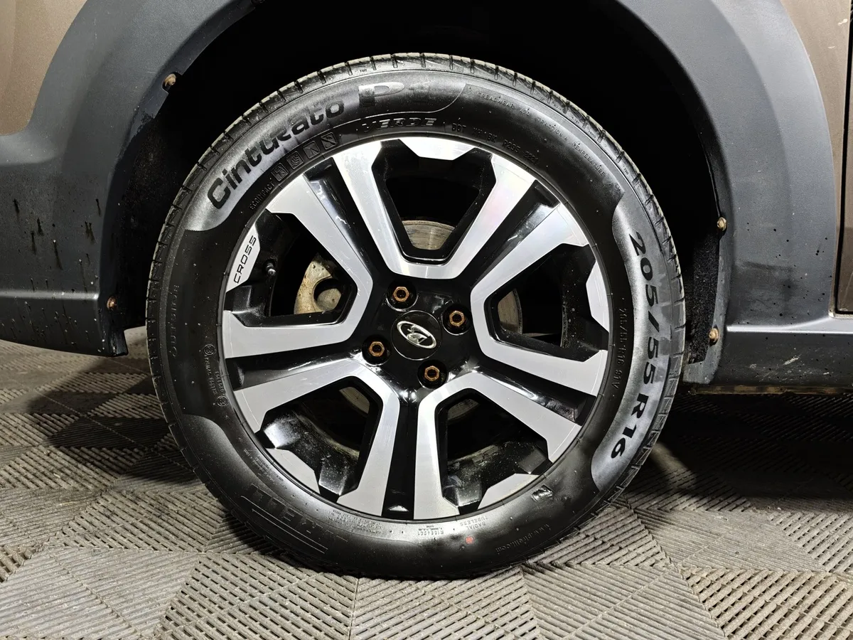 ВАЗ (Lada) Largus 1.6 MT 16 кл (5 мест) (106 л.с.) KS045-52-X00 Luxe Коричневый в АВИЛОН. Слайд №9