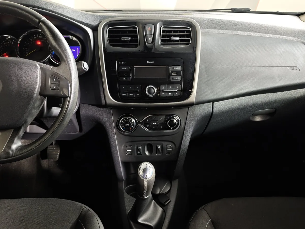 Renault Sandero 1.6 MT (113 л.с.) Stepway Drive Синий в АВИЛОН. Слайд №15