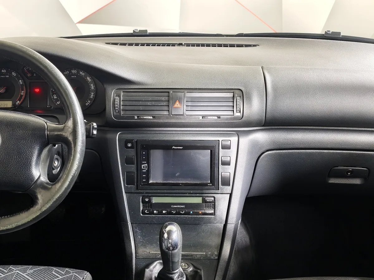 Skoda Superb 1.8T MT (150 л.с.) Черный в АВИЛОН. Слайд №13