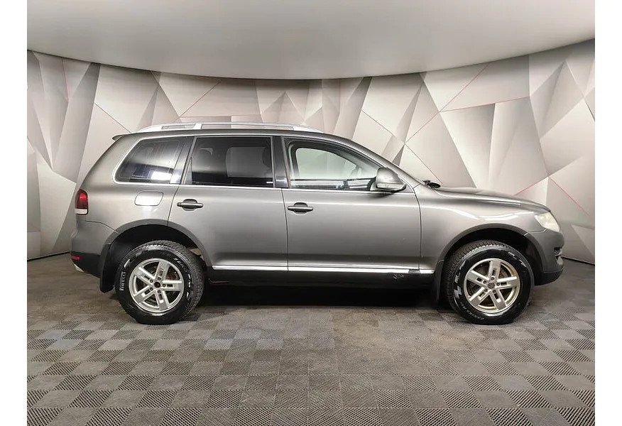 Volkswagen Touareg 2.5 TDI Tiptronic (174 л.с.) R Line Серый в АВИЛОН. Слайд №6