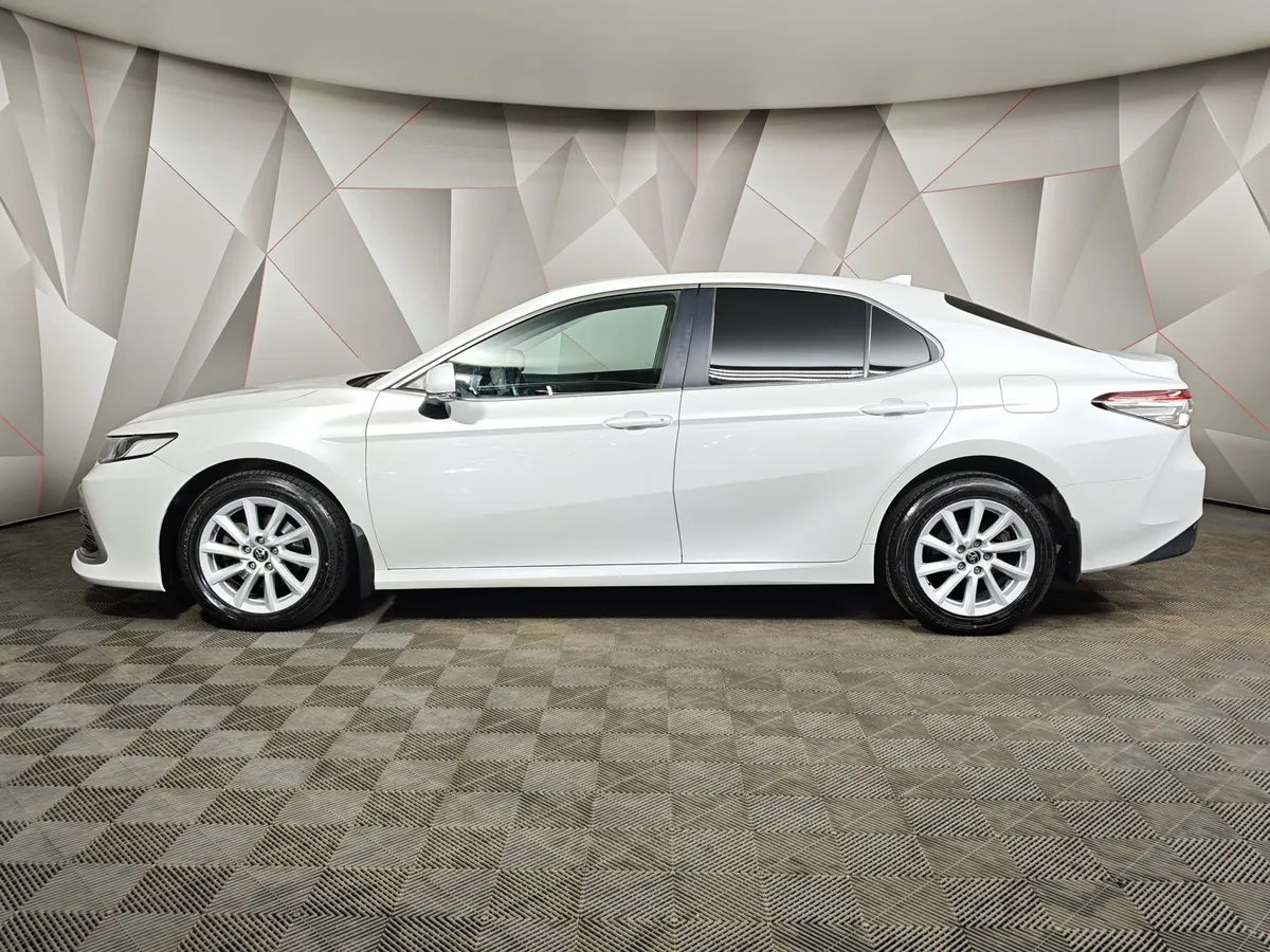 Toyota Camry 2.0 AT (150 л.с.) Белый в АВИЛОН. Слайд №5