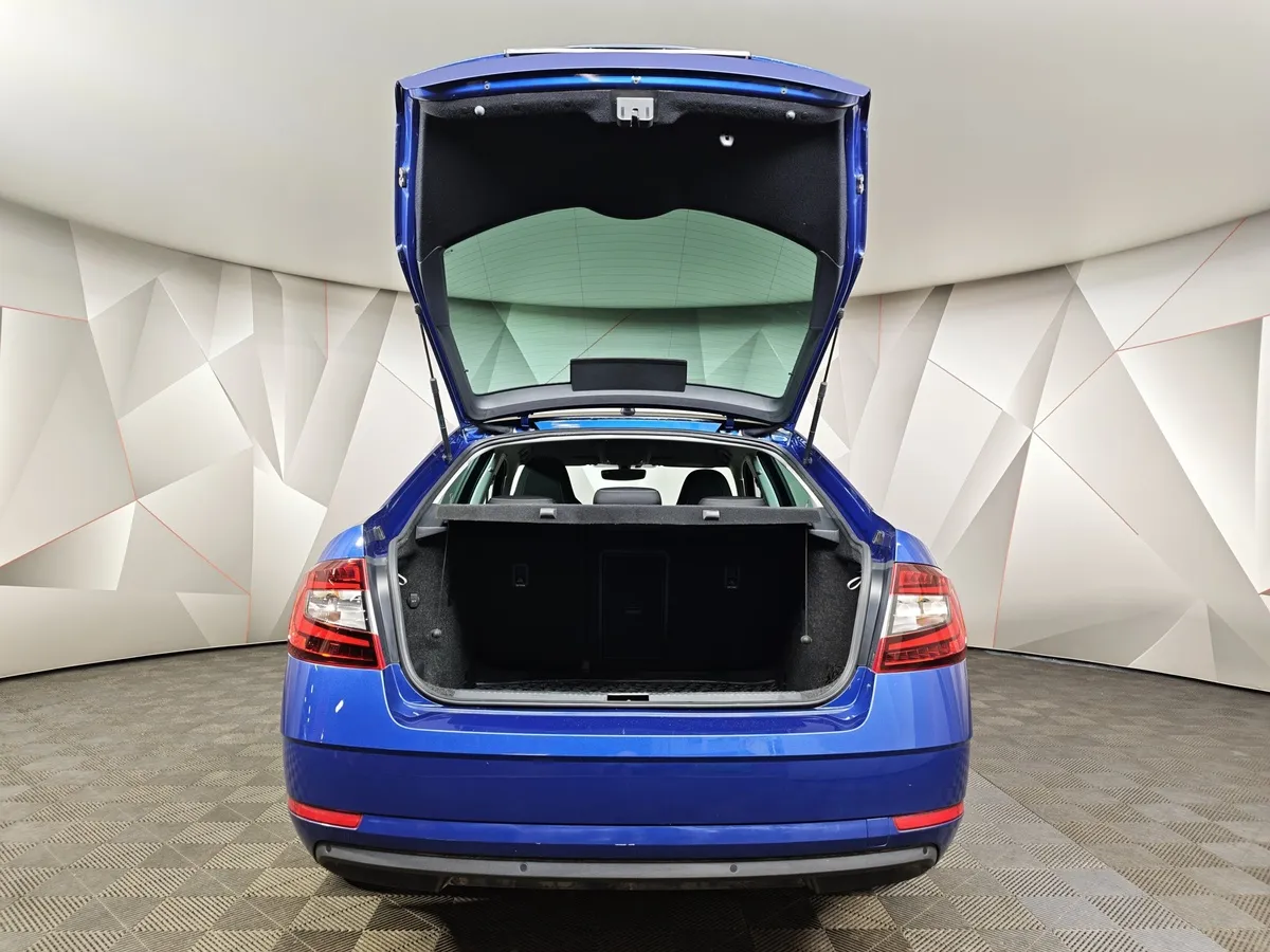 Skoda Octavia 1.6 MPI AT (110 л.с.) Синий в АВИЛОН. Слайд №12