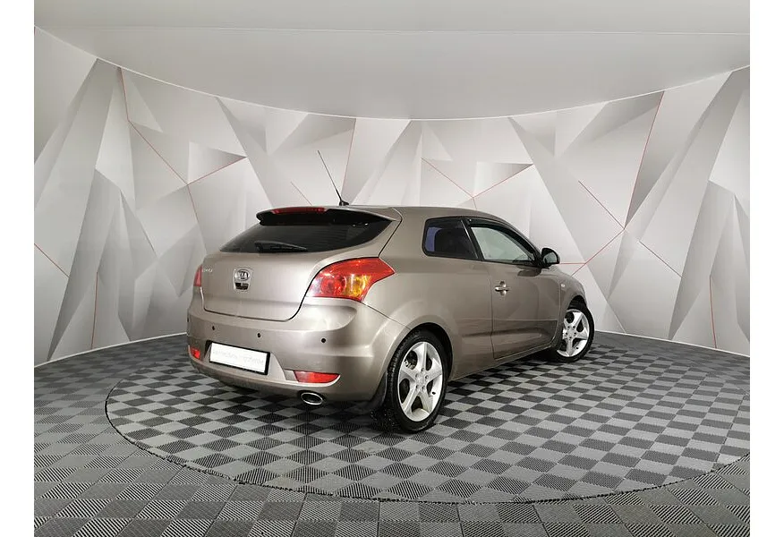 Kia Ceed 2.0 AT (143 л.с.) Бежевый в АВИЛОН. Слайд №2 Kia Ceed 2.0 AT (143 л.с.) Бежевый в АВИЛОН. Слайд №2