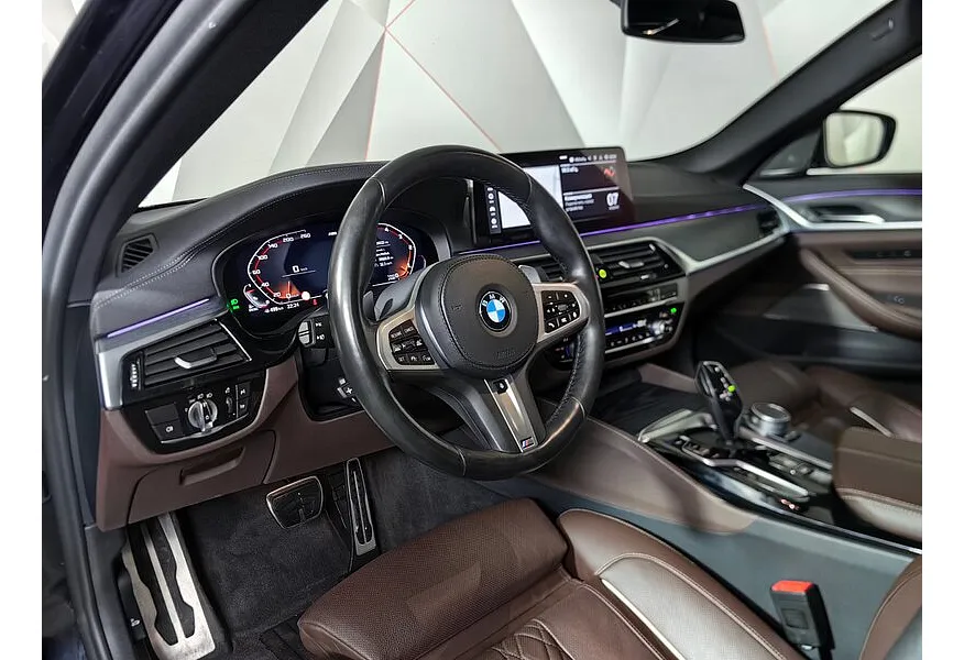 BMW 5 серия 530d xDrive Steptronic (249 л.с.) M Sport Plus Черный в АВИЛОН. Слайд №12