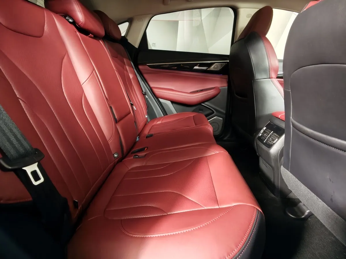 Changan CS85 2.0 AT 2WD (233 л.с.) Серый в АВИЛОН. Слайд №16