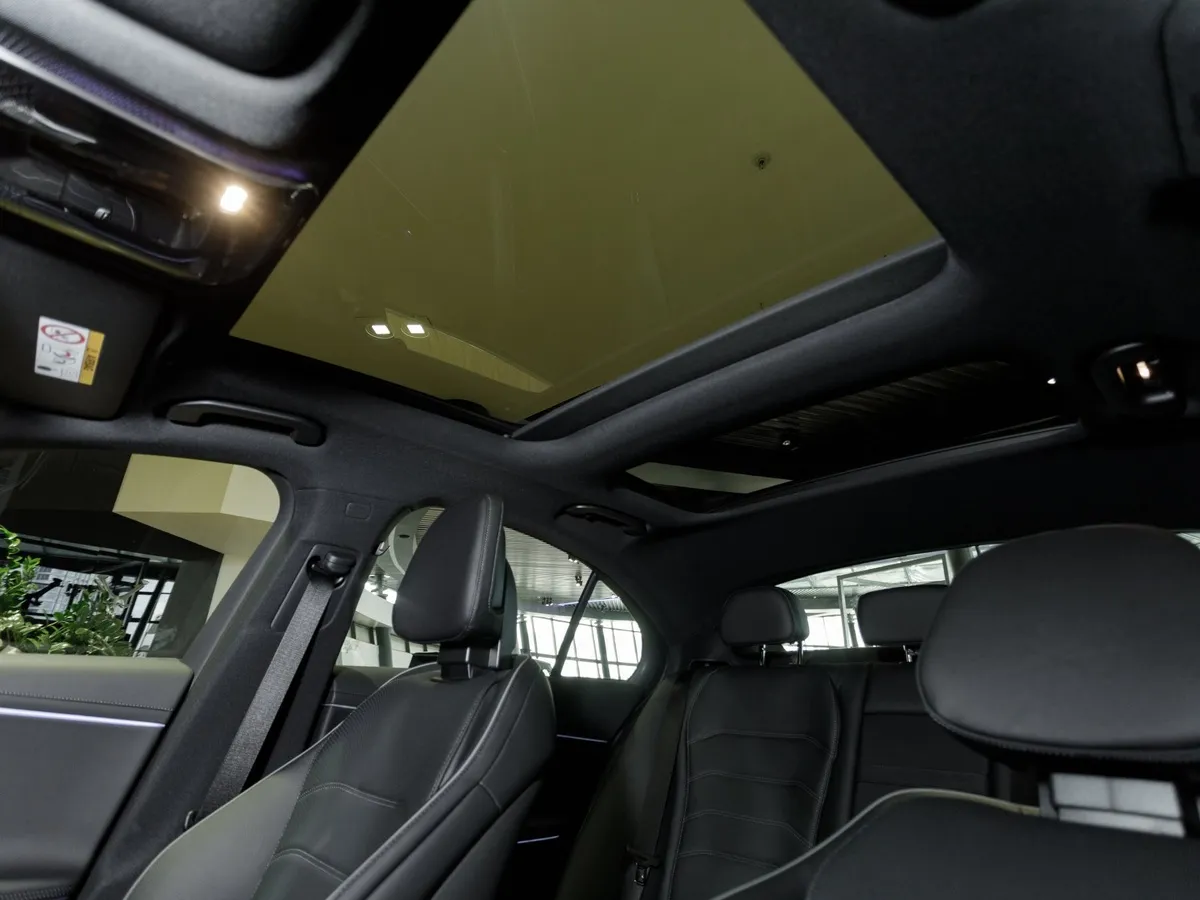Mercedes-Benz E-Класс E 300 4MATIC (258 л.с.) Белый в АВИЛОН. Слайд №9