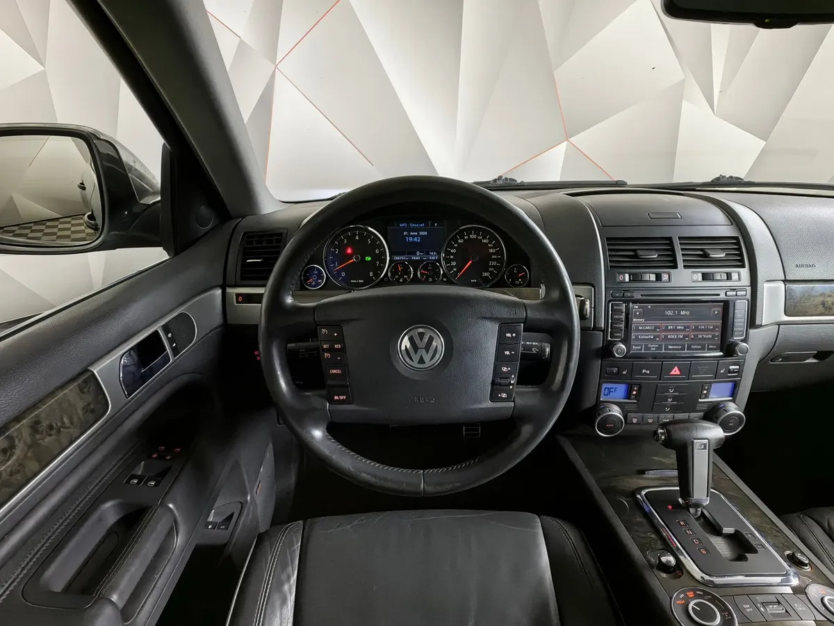 Volkswagen Touareg 4.2 Tiptronic (310 л.с.) Черный в АВИЛОН. Слайд №20