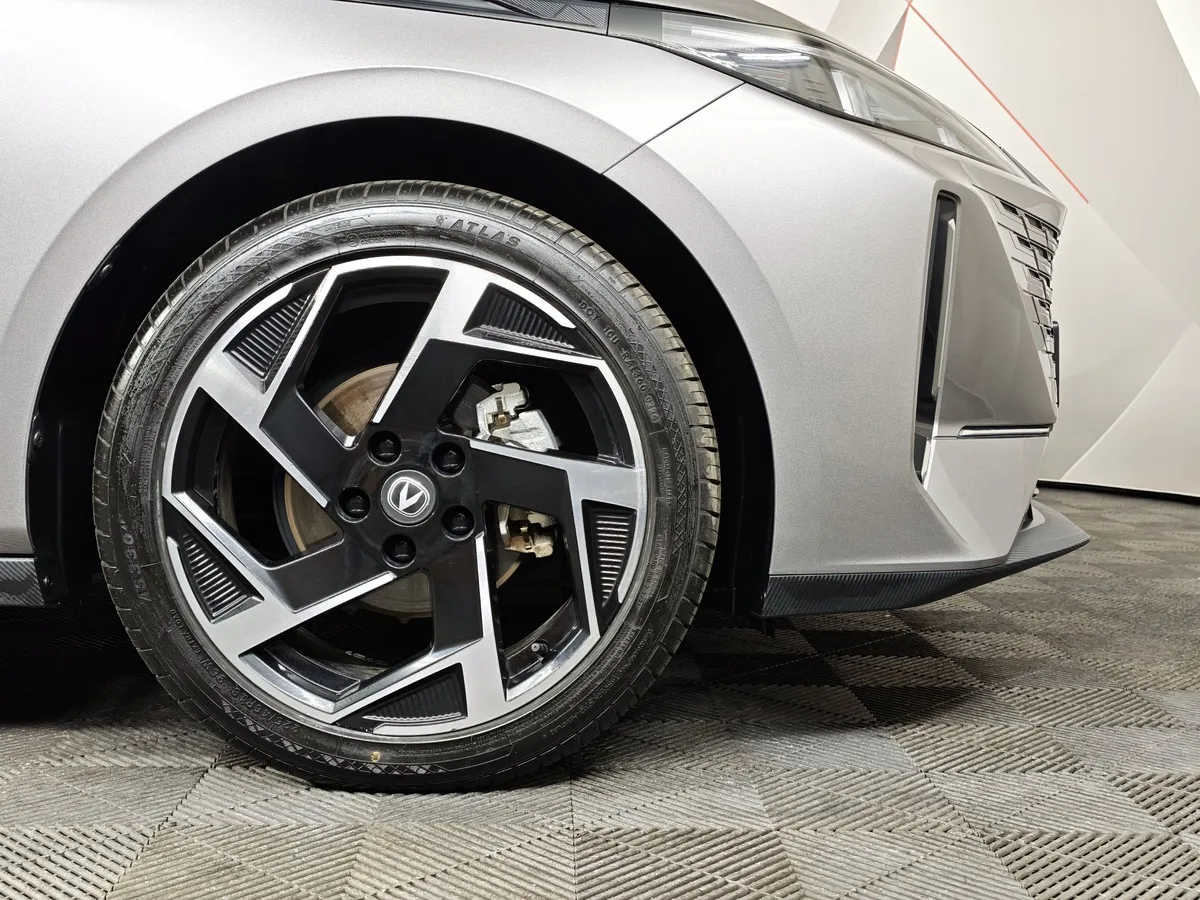 Changan Lamore 1.5T 7DCT 2WD (180 л.с.) Tech Серый в АВИЛОН. Слайд №9