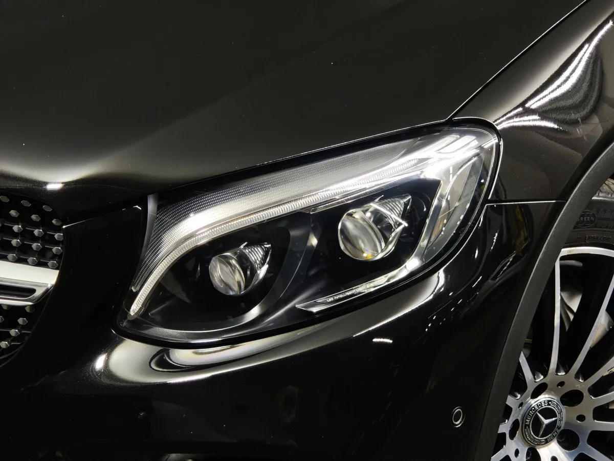Mercedes-Benz GLC Купе 300 d 9G-TRONIC 4MATIC (245 л.с.) Premium Черный в АВИЛОН. Слайд №10