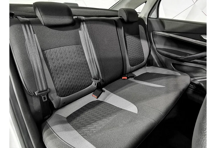 ВАЗ (Lada) Vesta 1.6 MT (106 л.с.) Белый в АВИЛОН. Слайд №10